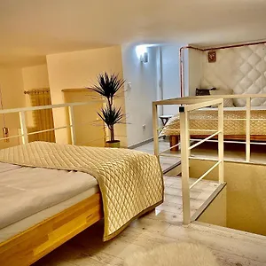3 Comfortable And Cosy In Heart Of Near Basilica , Budapest Hungría
