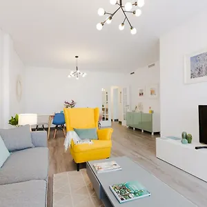 https://hola-malaga-premium-centro.hotelsinnerja.org